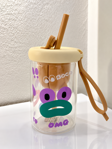 كوب مع شلمونة OMG 🥤